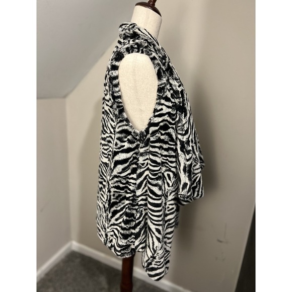 Michael Kors Zebra‎ Print Faux Rabbic Soft Fur Vest S City Quiet Luxury Classic - Picture 2 of 6